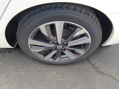 2020 Nissan Versa SR