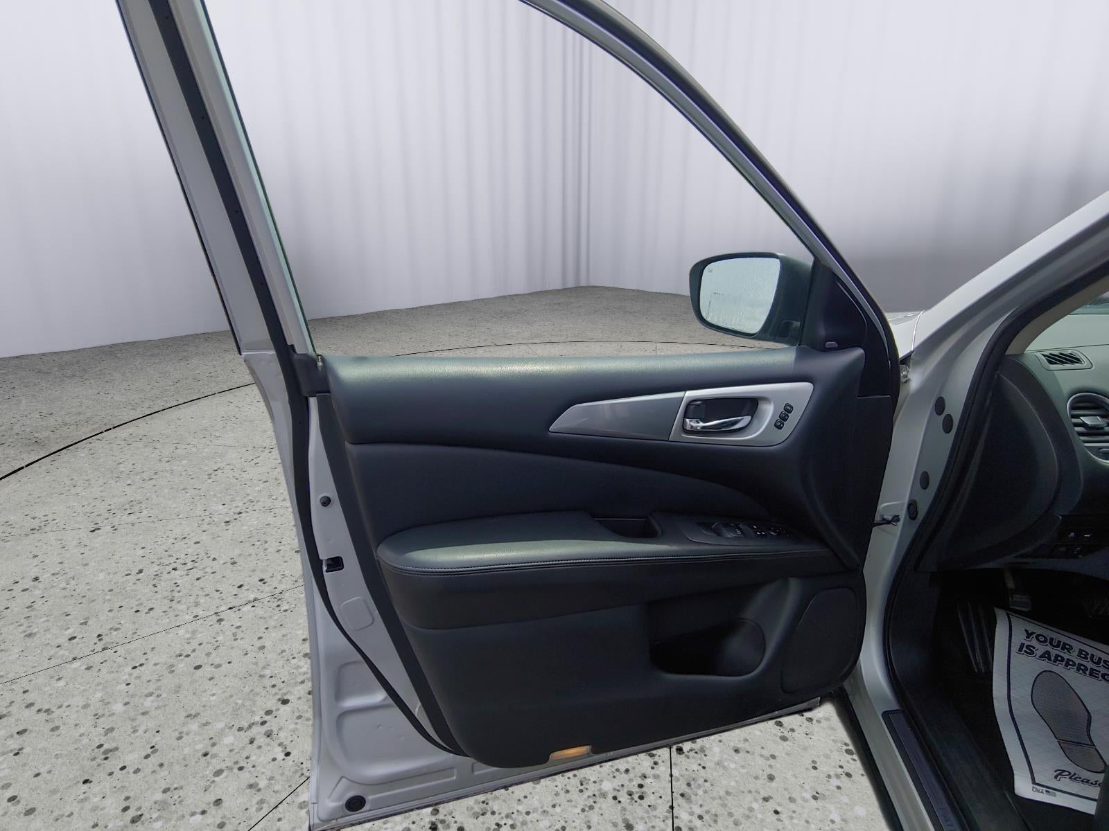 2019 Nissan Pathfinder SL