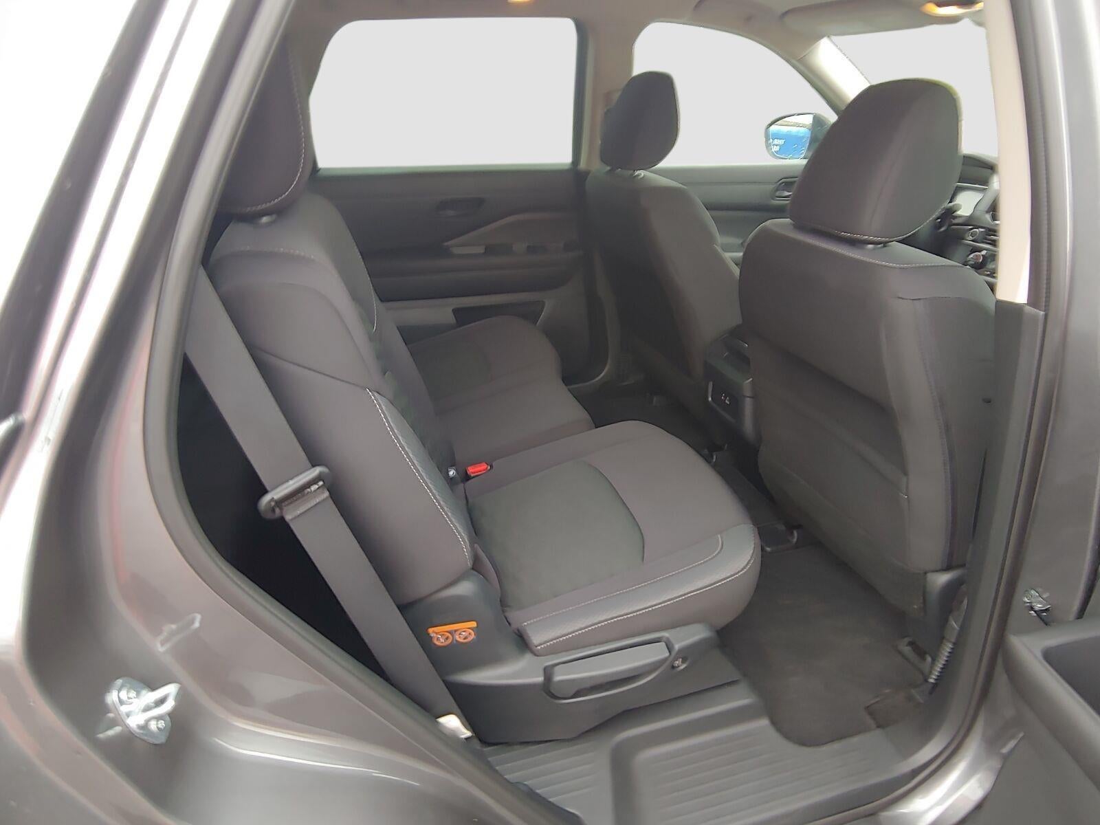2024 Nissan Pathfinder S