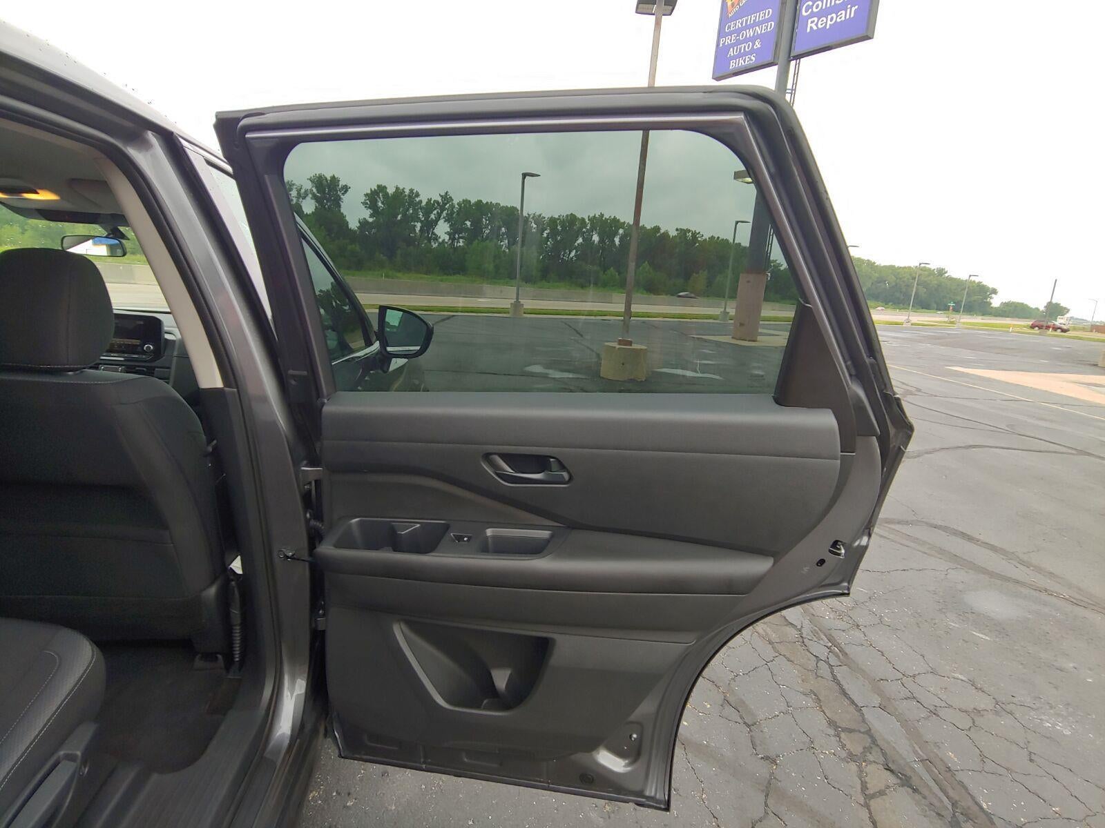 2024 Nissan Pathfinder S