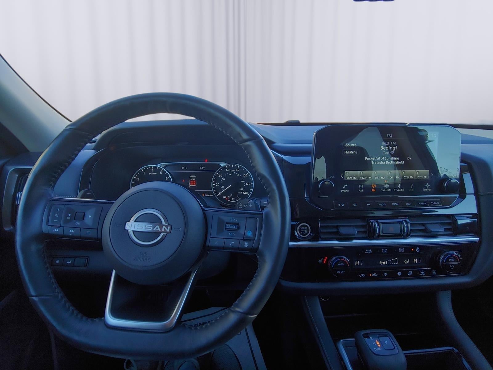 2024 Nissan Pathfinder SL