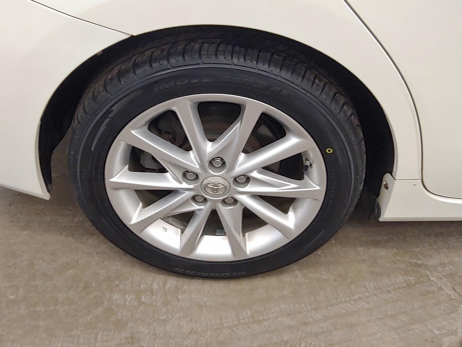 2012 Toyota Prius v Two