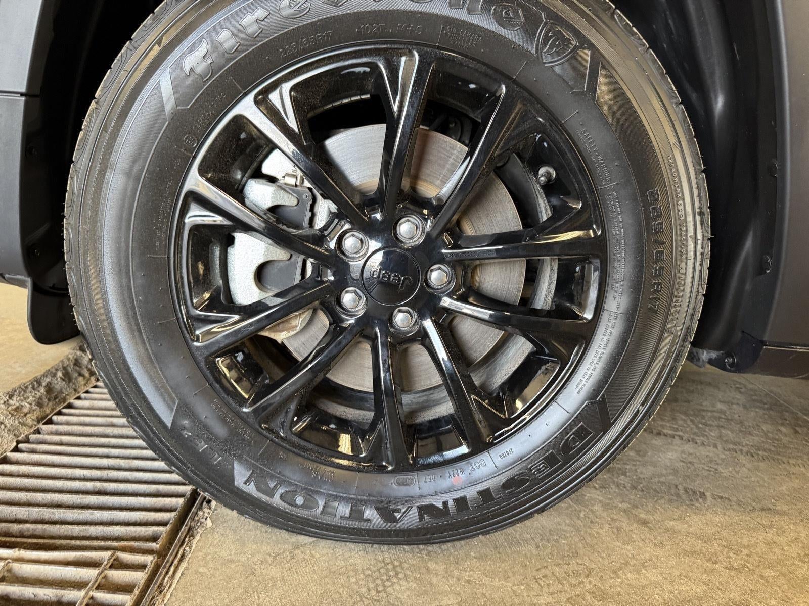 2023 Jeep Cherokee Altitude Lux