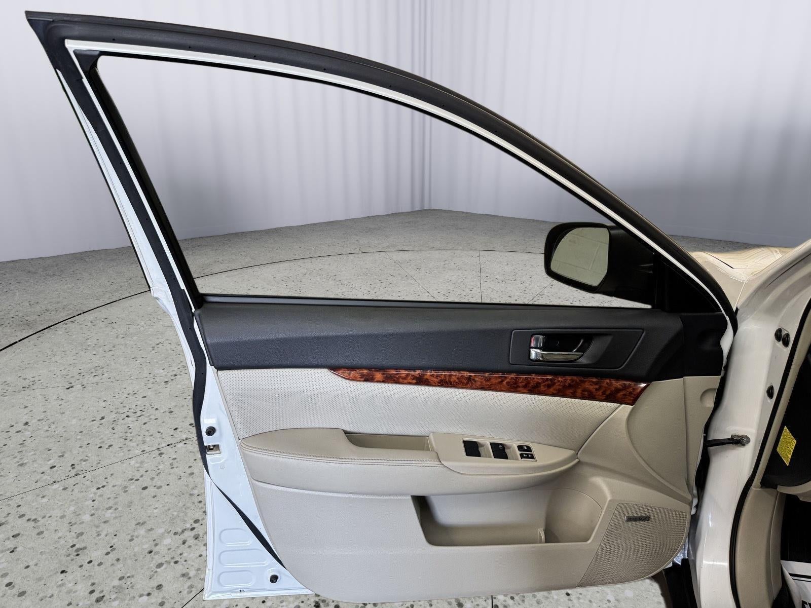 2011 Subaru Outback 2.5i Limited Pwr Moon