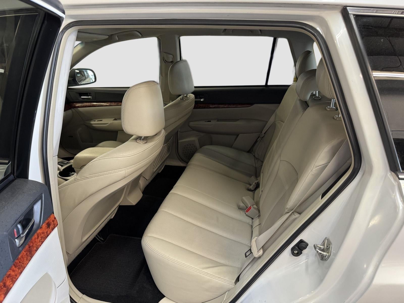 2011 Subaru Outback 2.5i Limited Pwr Moon