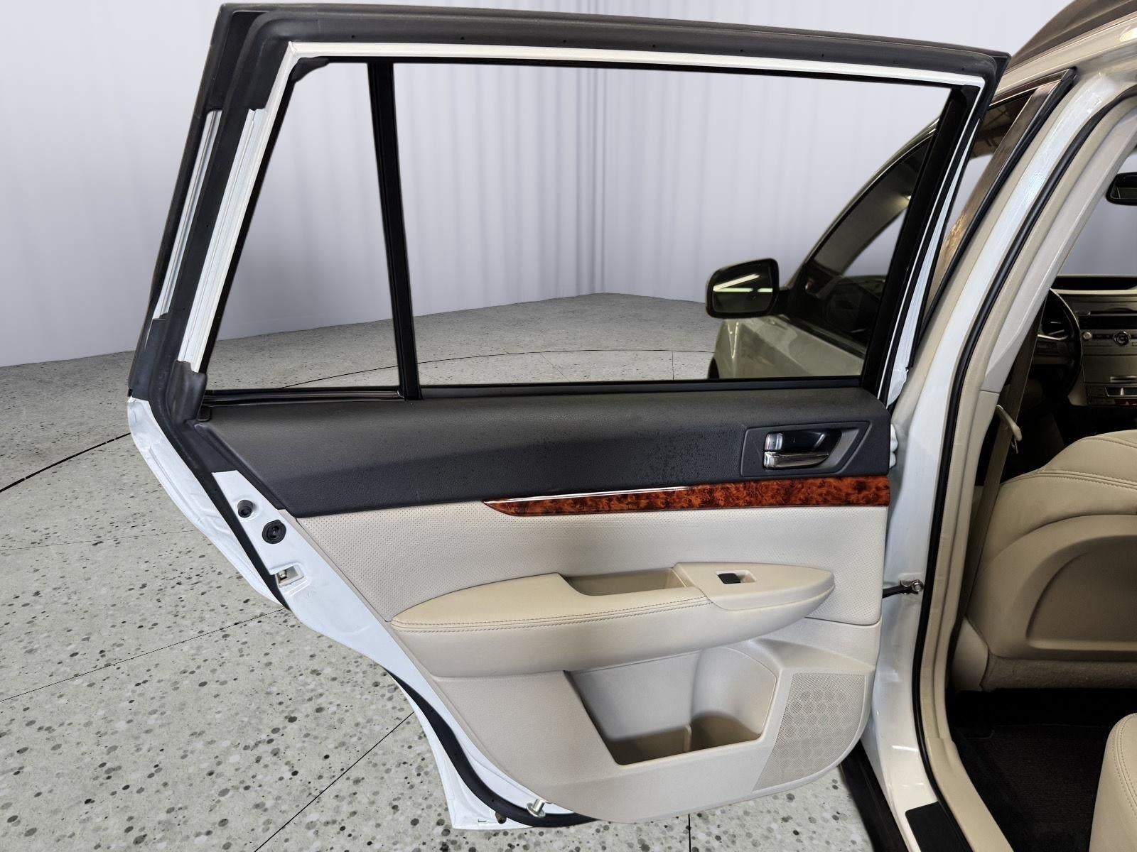 2011 Subaru Outback 2.5i Limited Pwr Moon