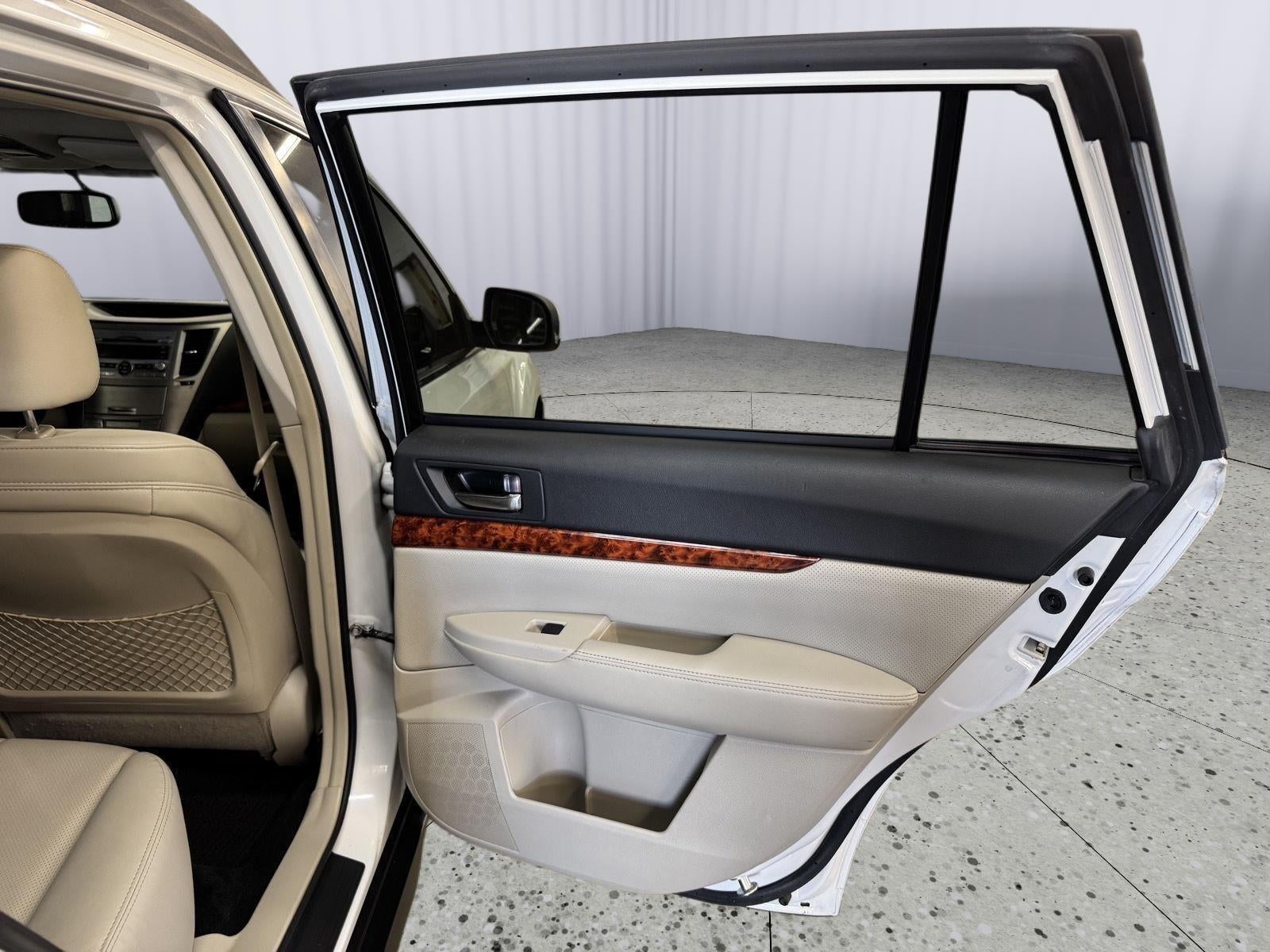 2011 Subaru Outback 2.5i Limited Pwr Moon