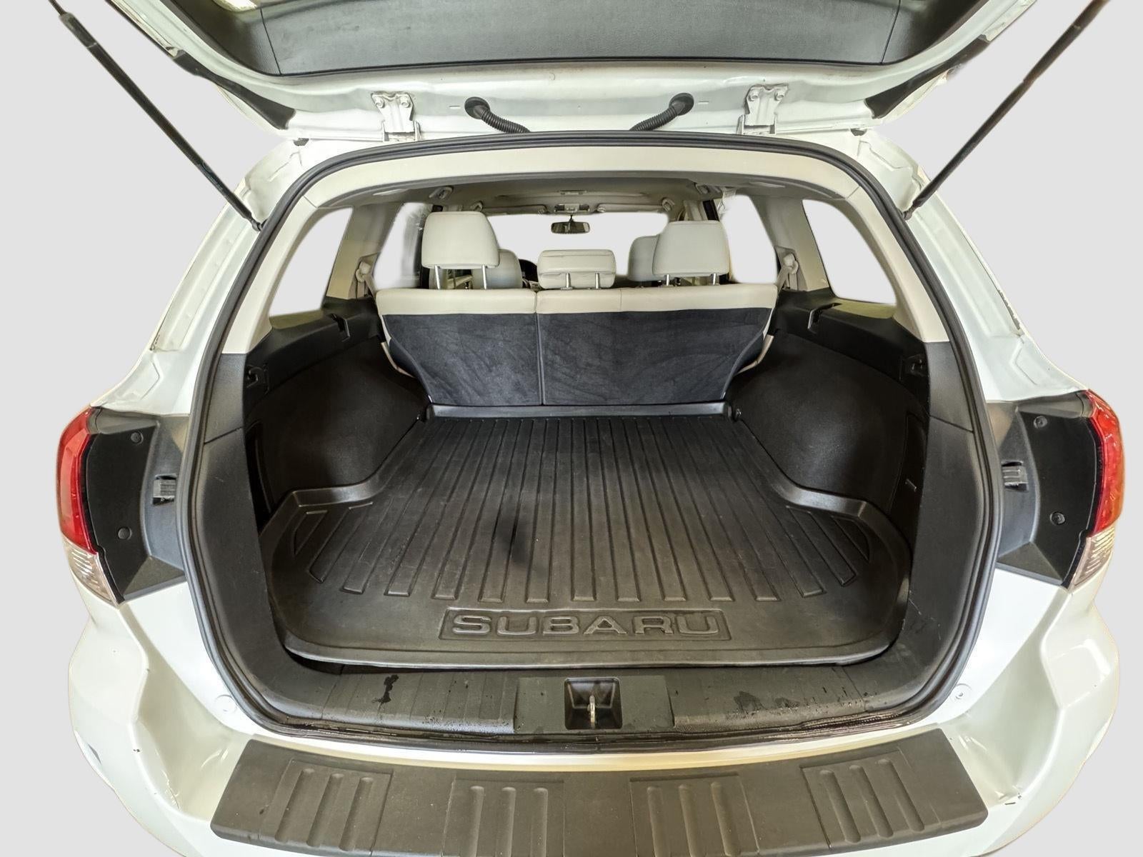 2011 Subaru Outback 2.5i Limited Pwr Moon