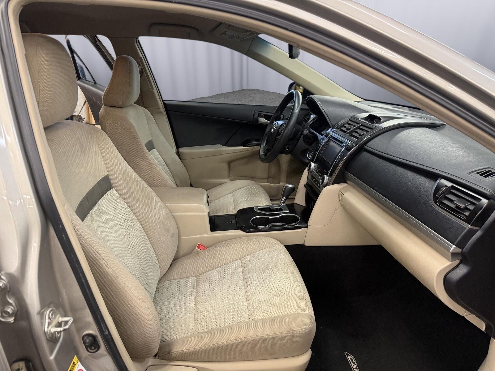 2014 Toyota CAMRY SE