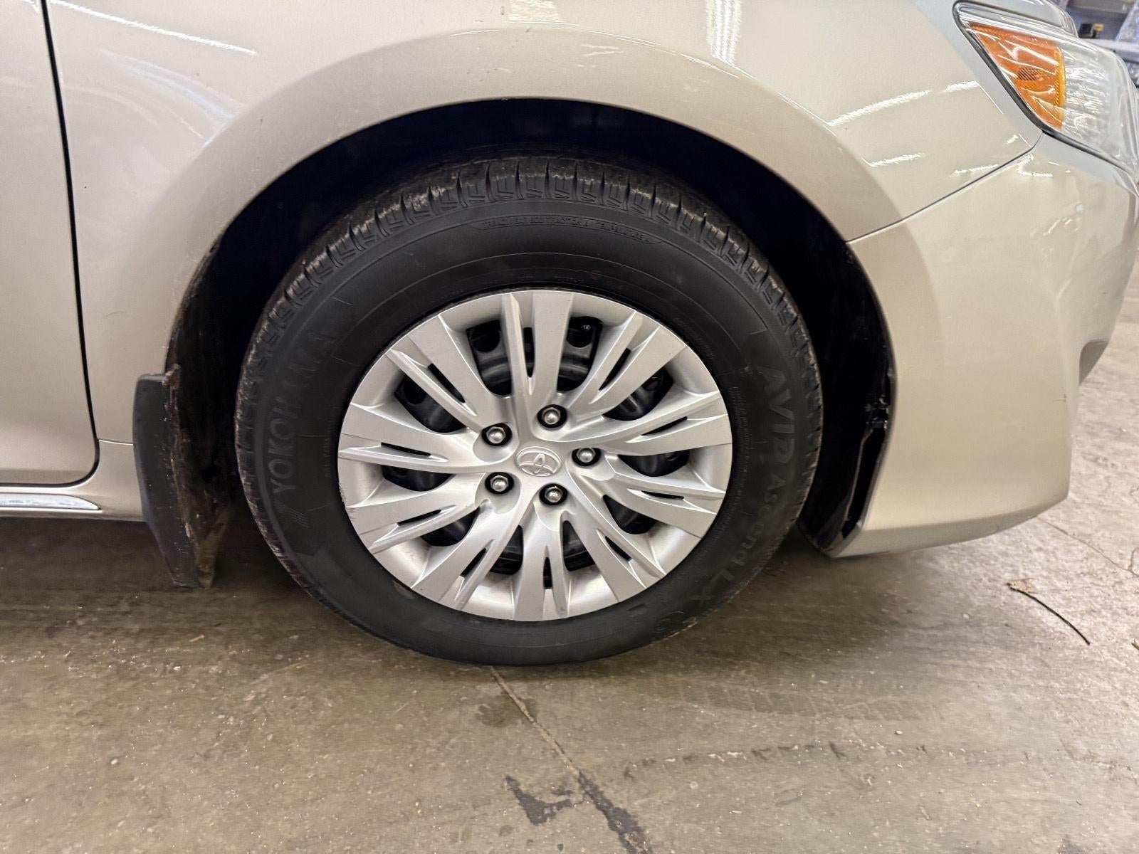 2014 Toyota CAMRY SE