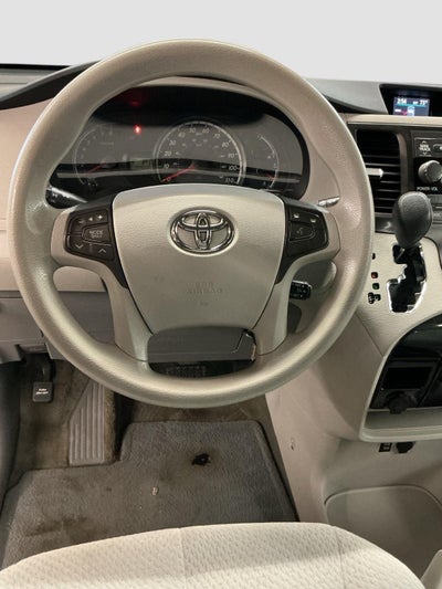 2011 Toyota Sienna LE 7-Passenger