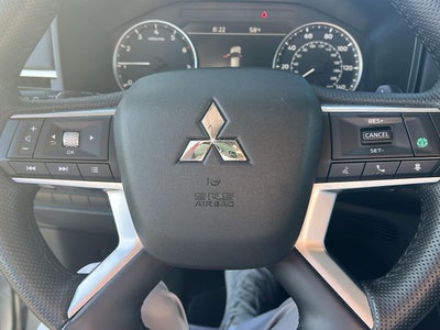 2025 Mitsubishi Outlander SE