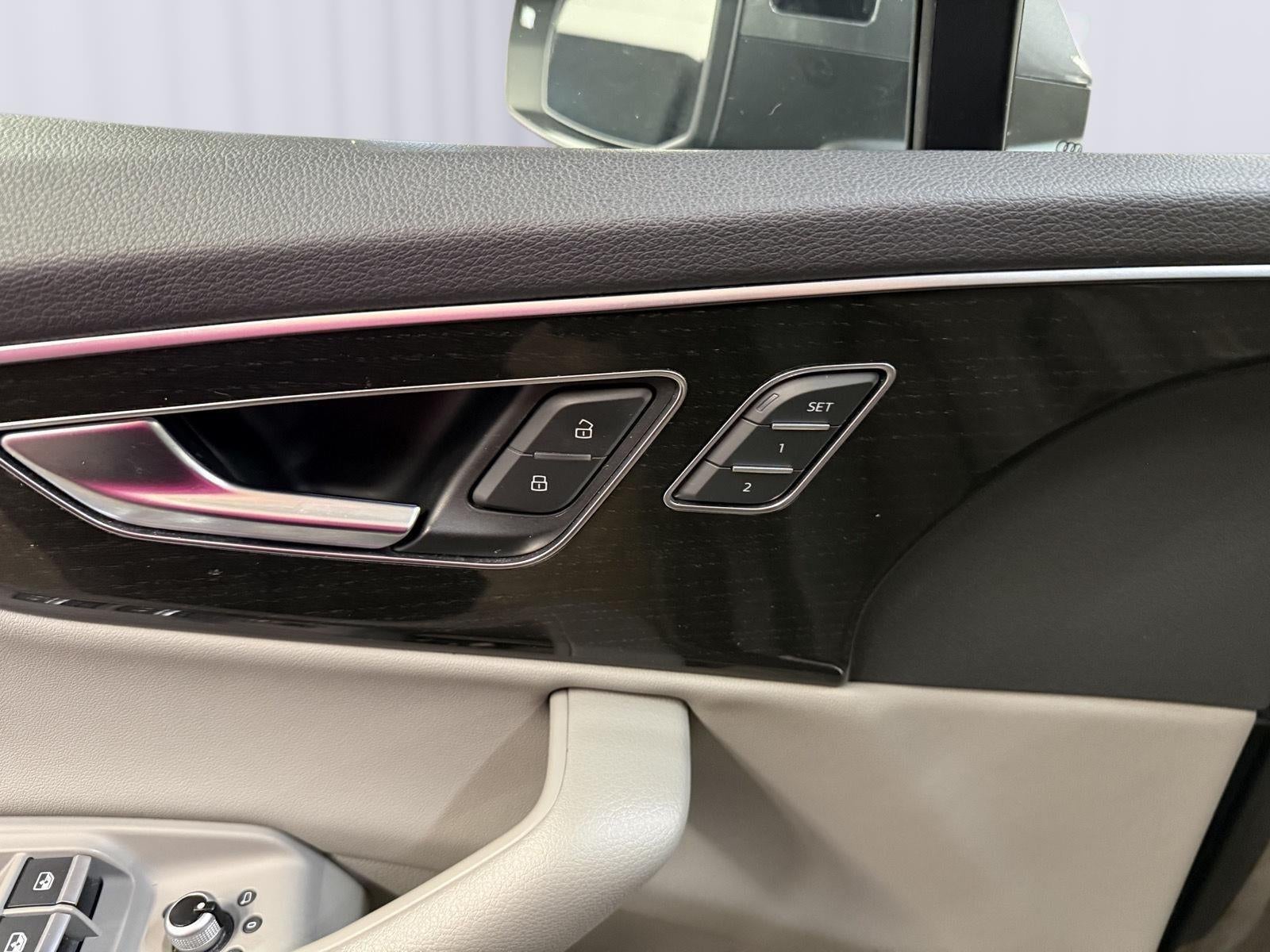 2022 Audi Q7 Premium Plus