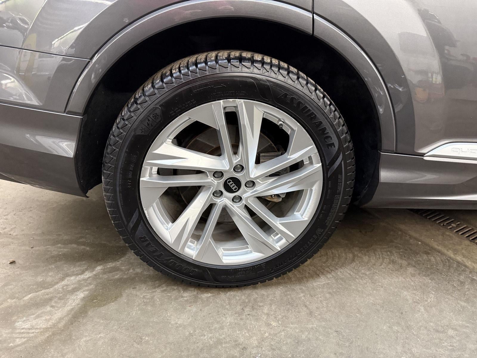 2022 Audi Q7 Premium Plus