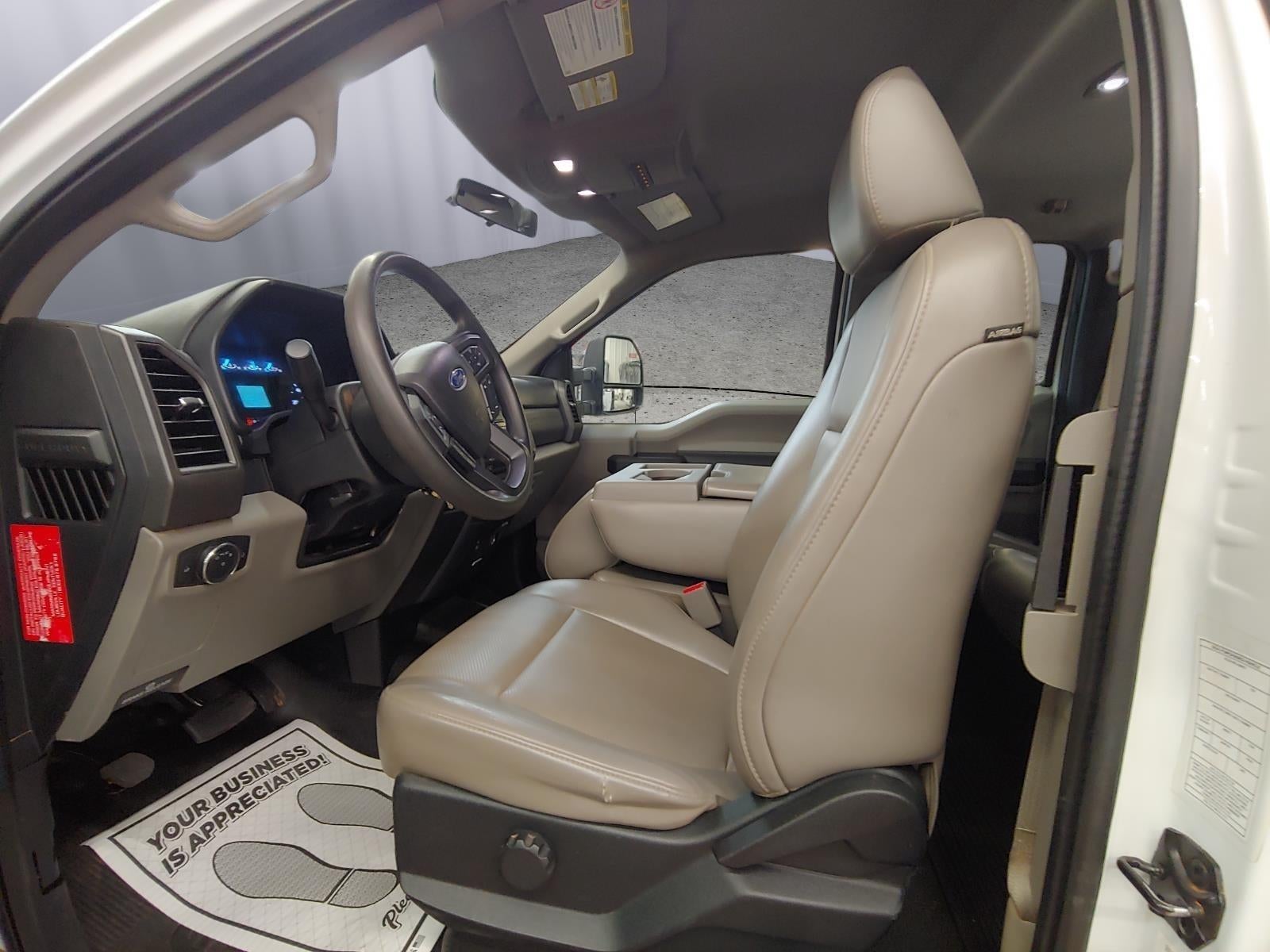 2017 Ford Super Duty F-350 DRW XL