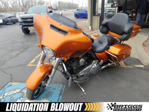 2016 HARLEY-DAVIDSON STREET GLIDE Base