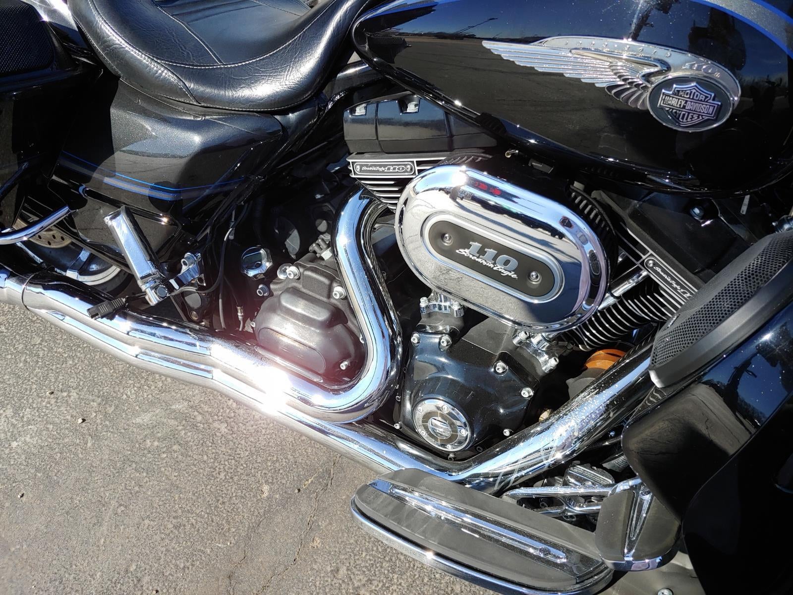 2013 HARLEY-DAVIDSON ROAD KING Base