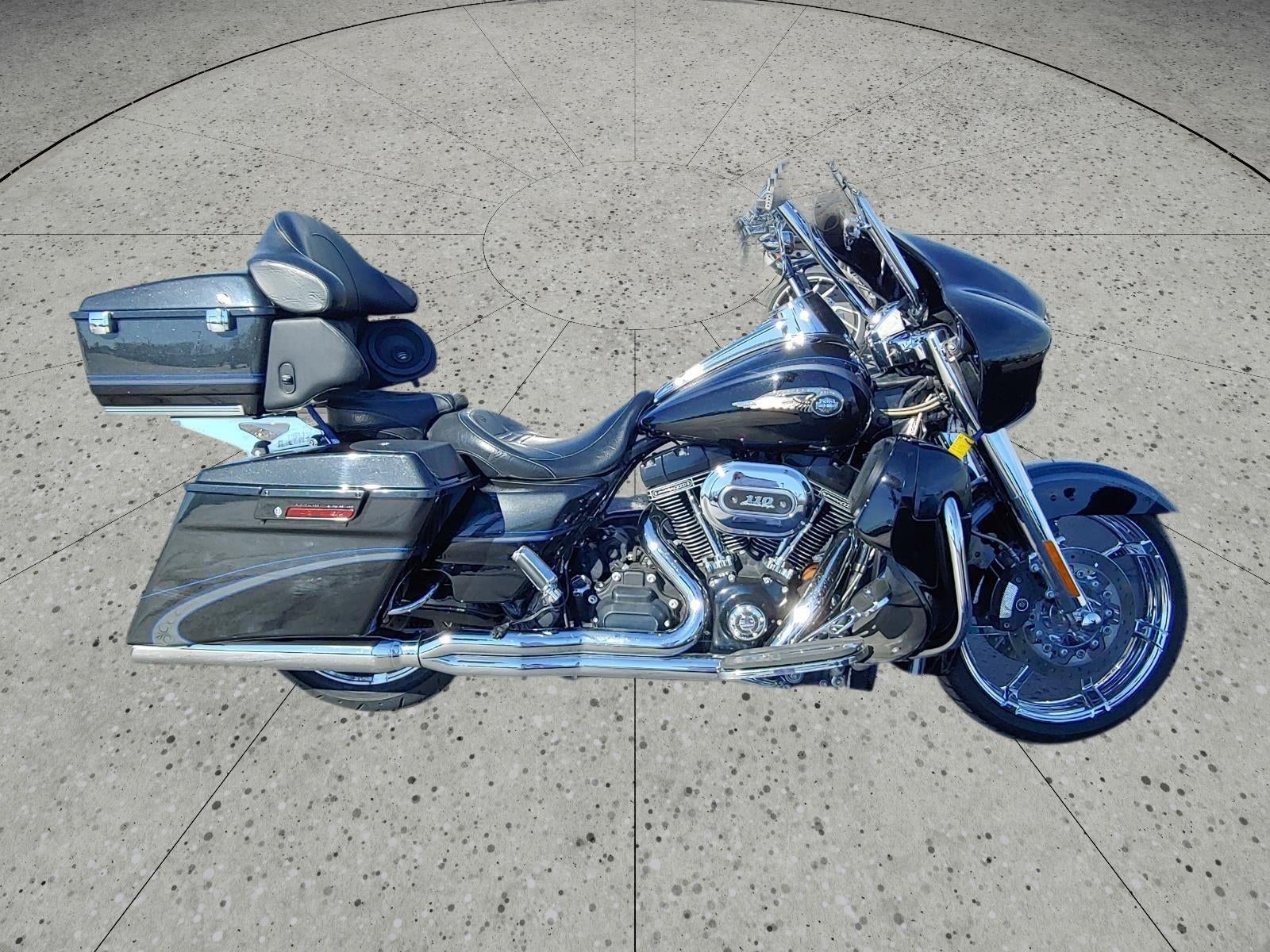 2013 HARLEY-DAVIDSON ROAD KING Base