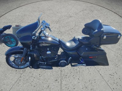 2013 HARLEY-DAVIDSON ROAD KING Base