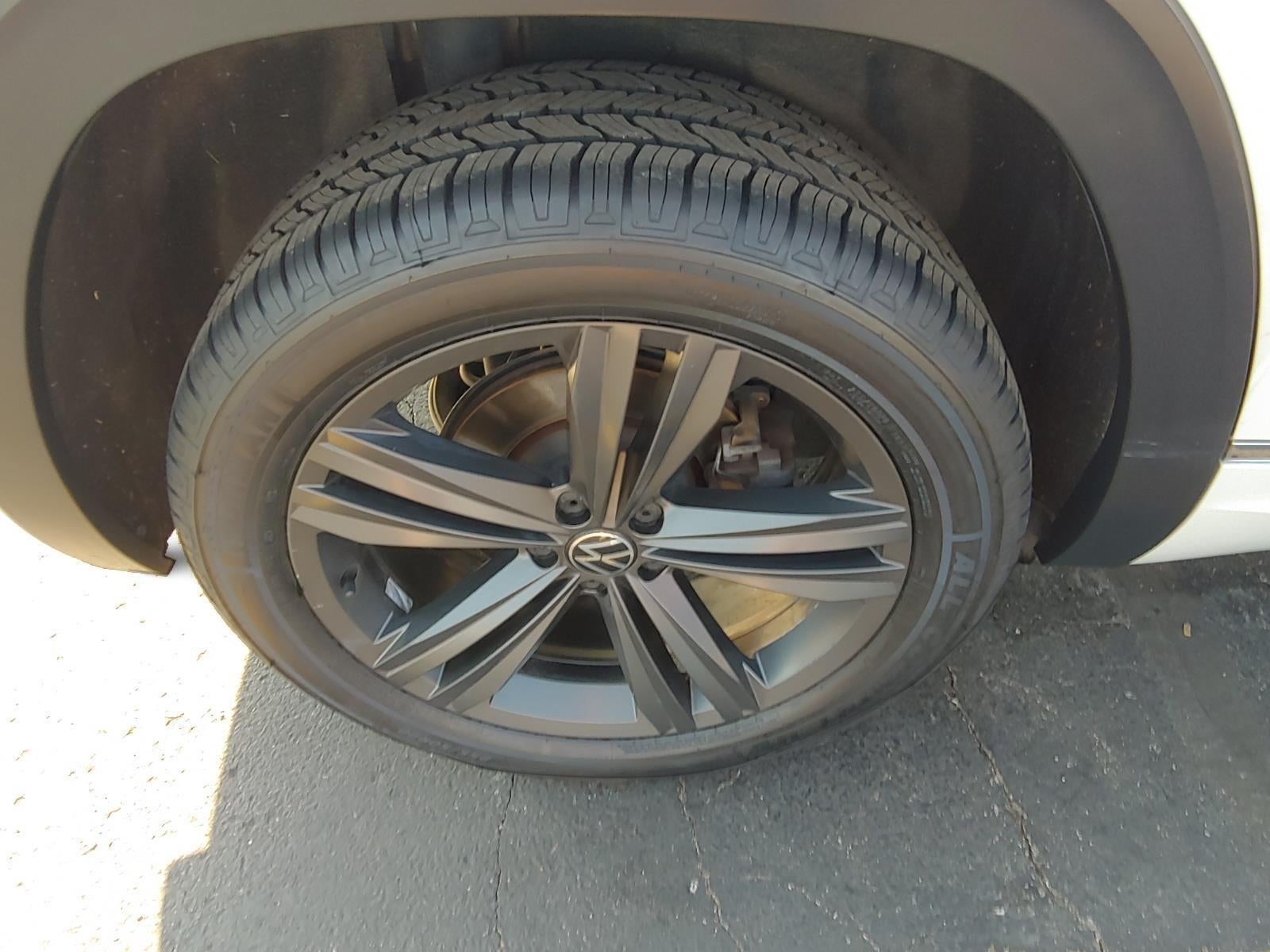 2021 Volkswagen Atlas Cross Sport 3.6L V6 SE w/Technology R-Line