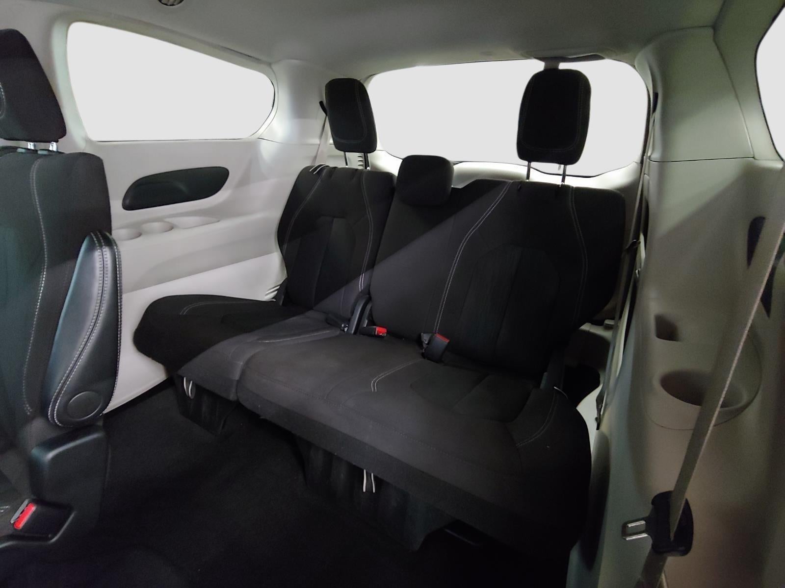 2024 Chrysler Voyager LX