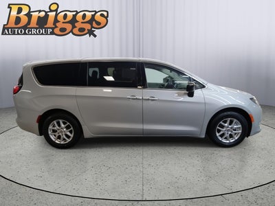 2024 Chrysler Voyager LX