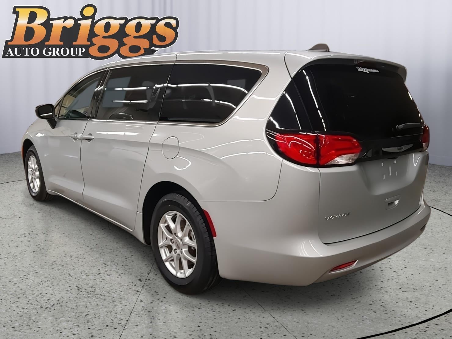 2024 Chrysler Voyager LX