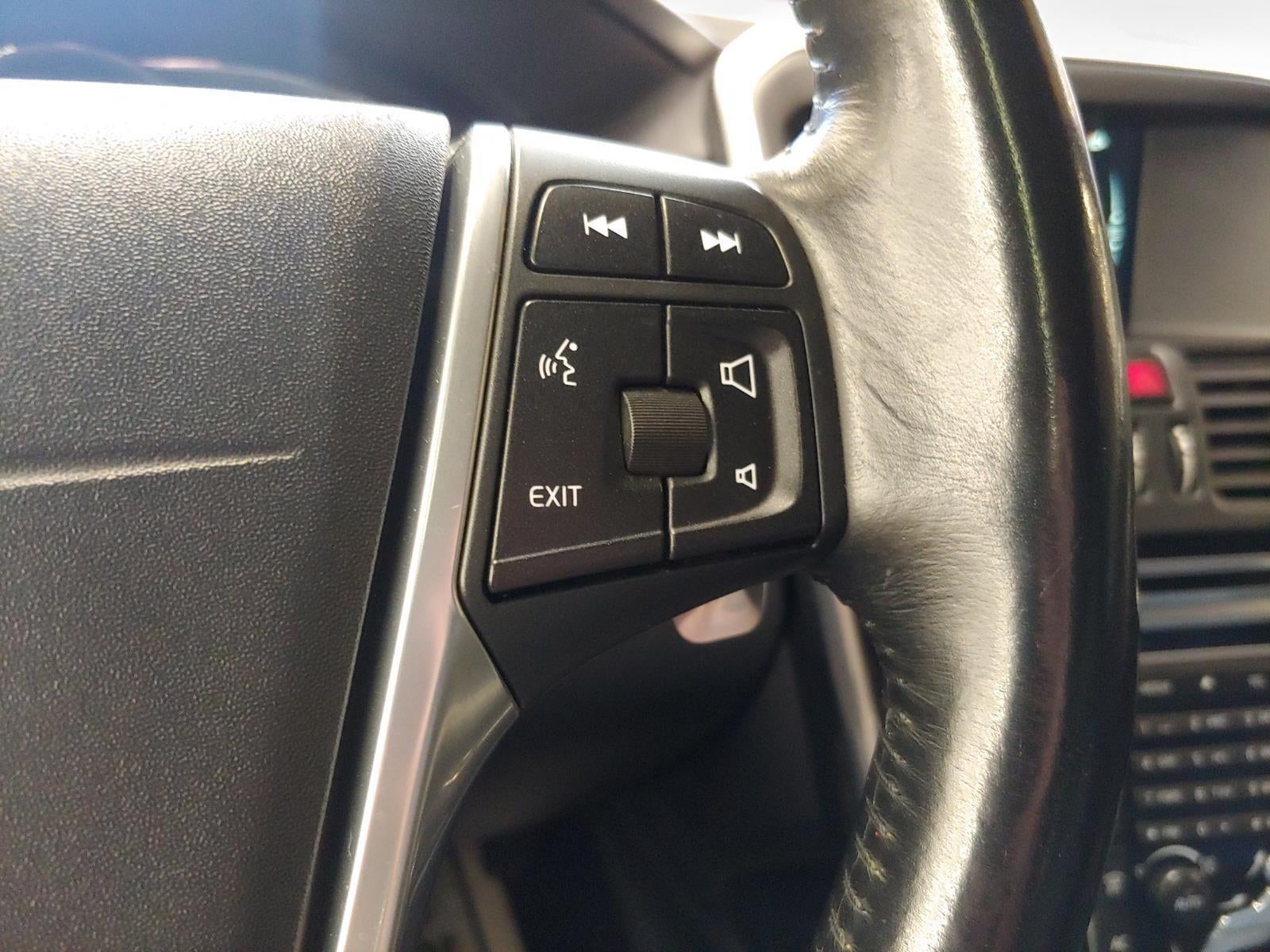 2015 Volvo XC60 T6 Platinum