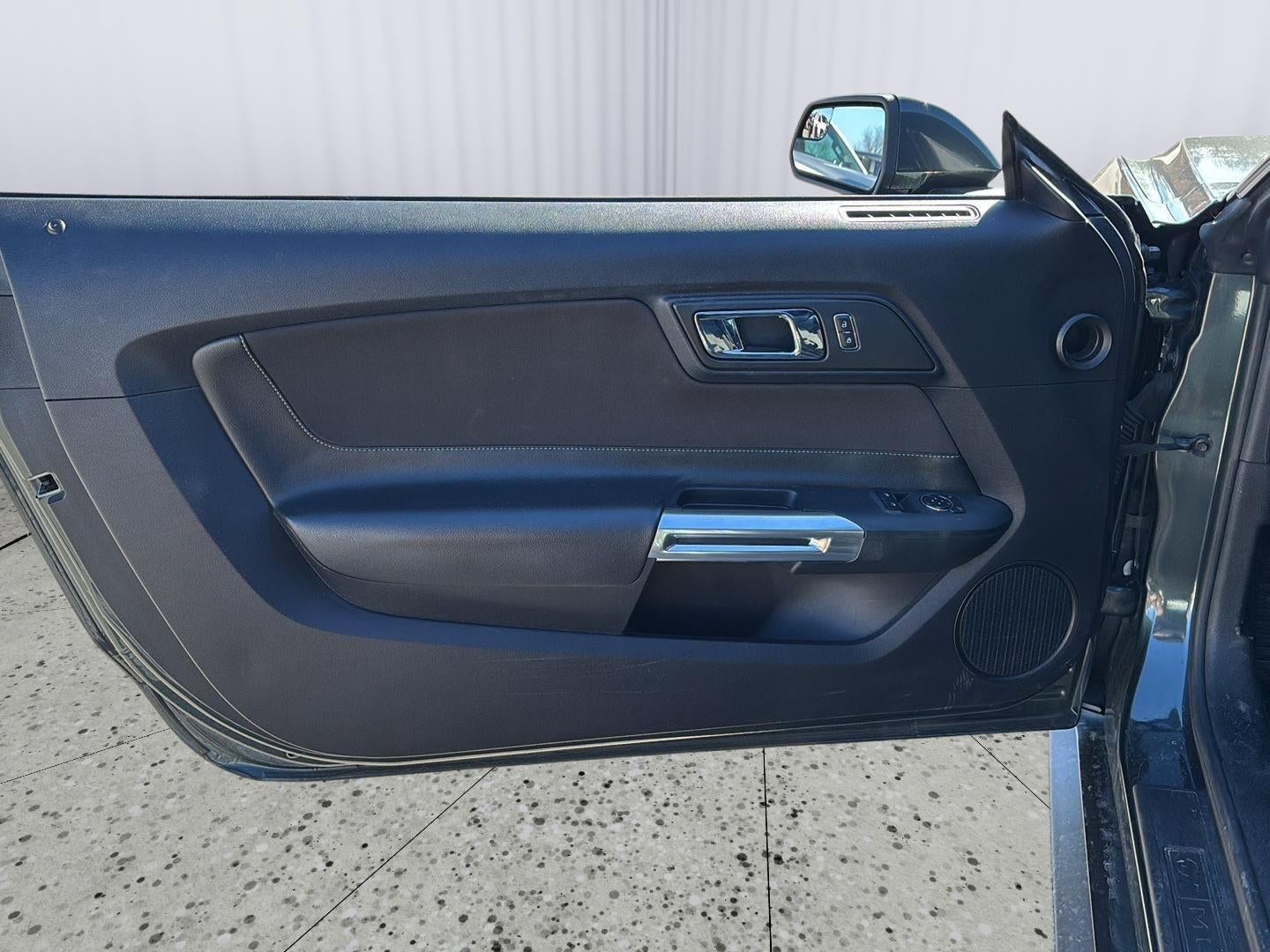 2015 Ford MUSTANG Base