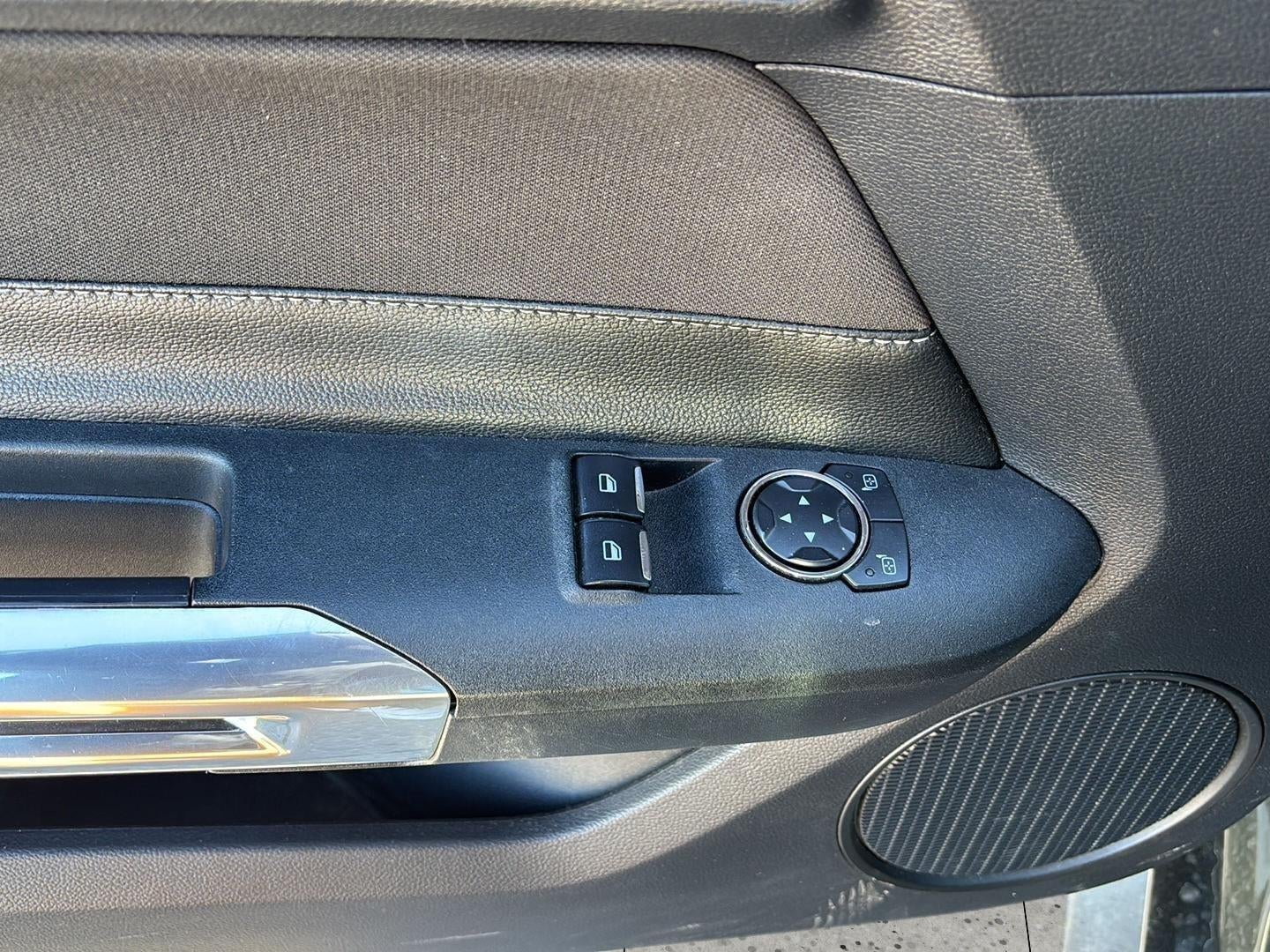 2015 Ford MUSTANG Base