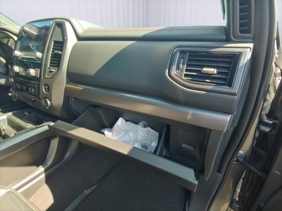 2024 Nissan TITAN Base