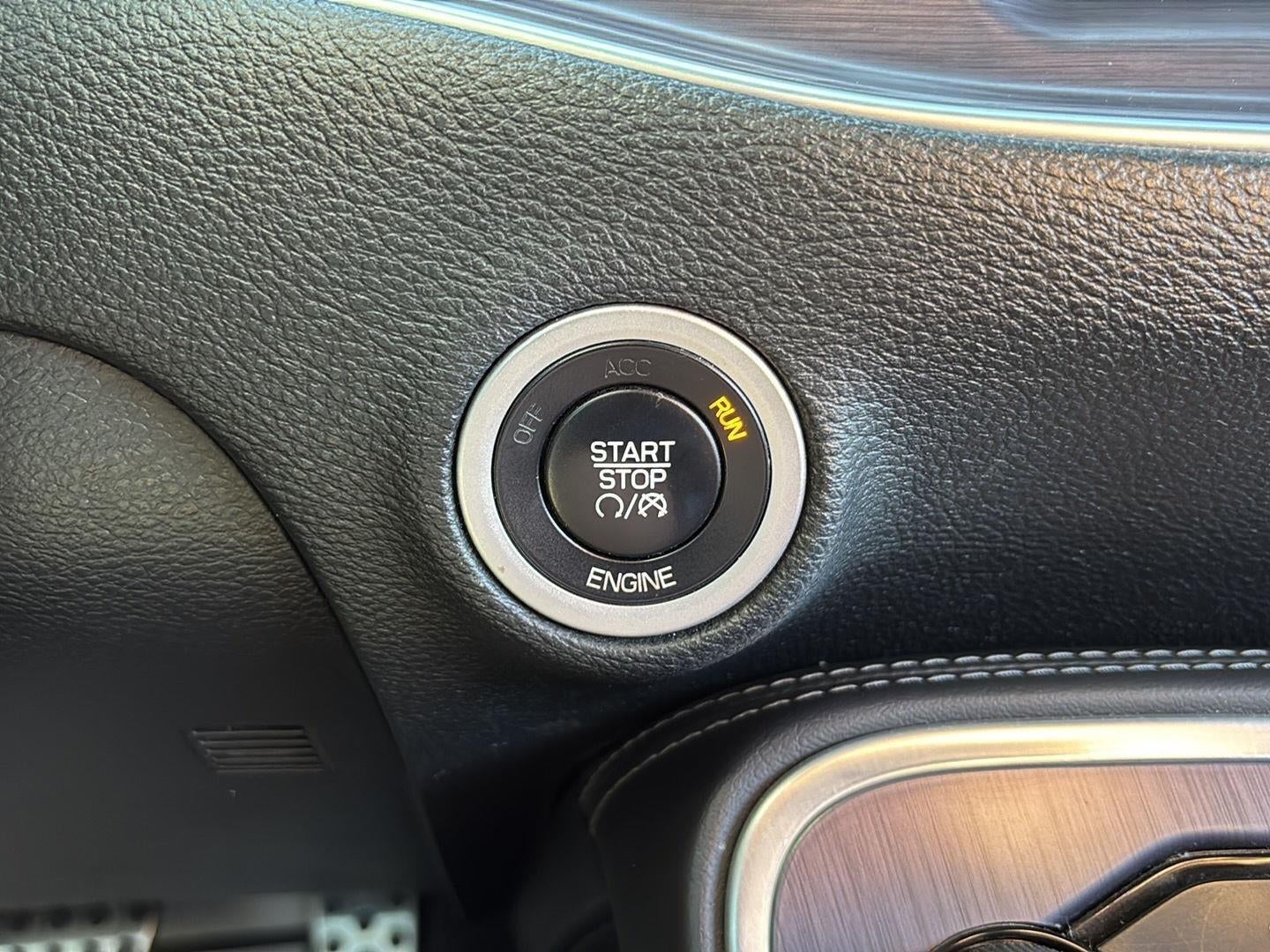 2015 Dodge Challenger R/T Shaker