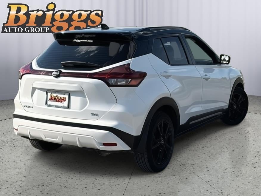2022 Nissan Kicks SR