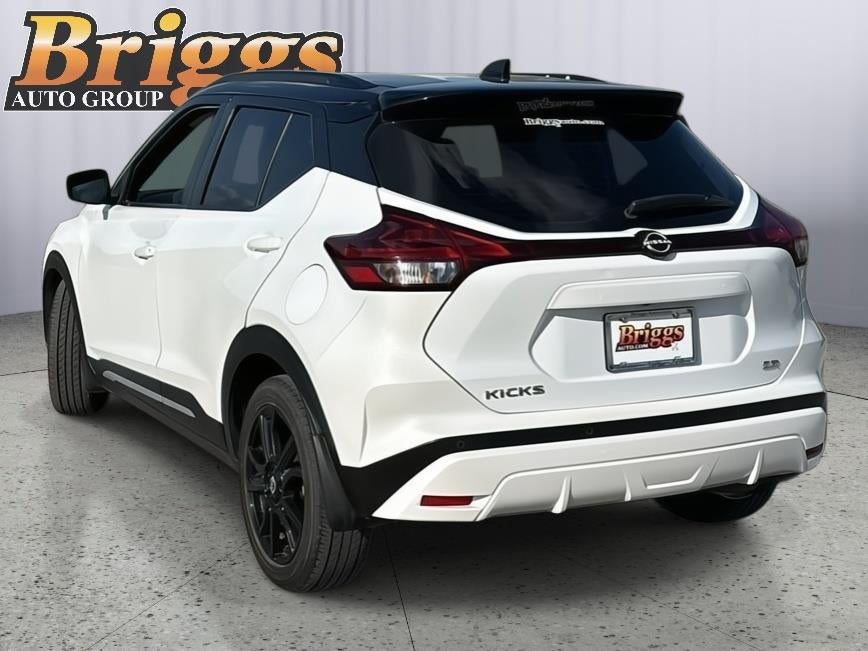2022 Nissan Kicks SR