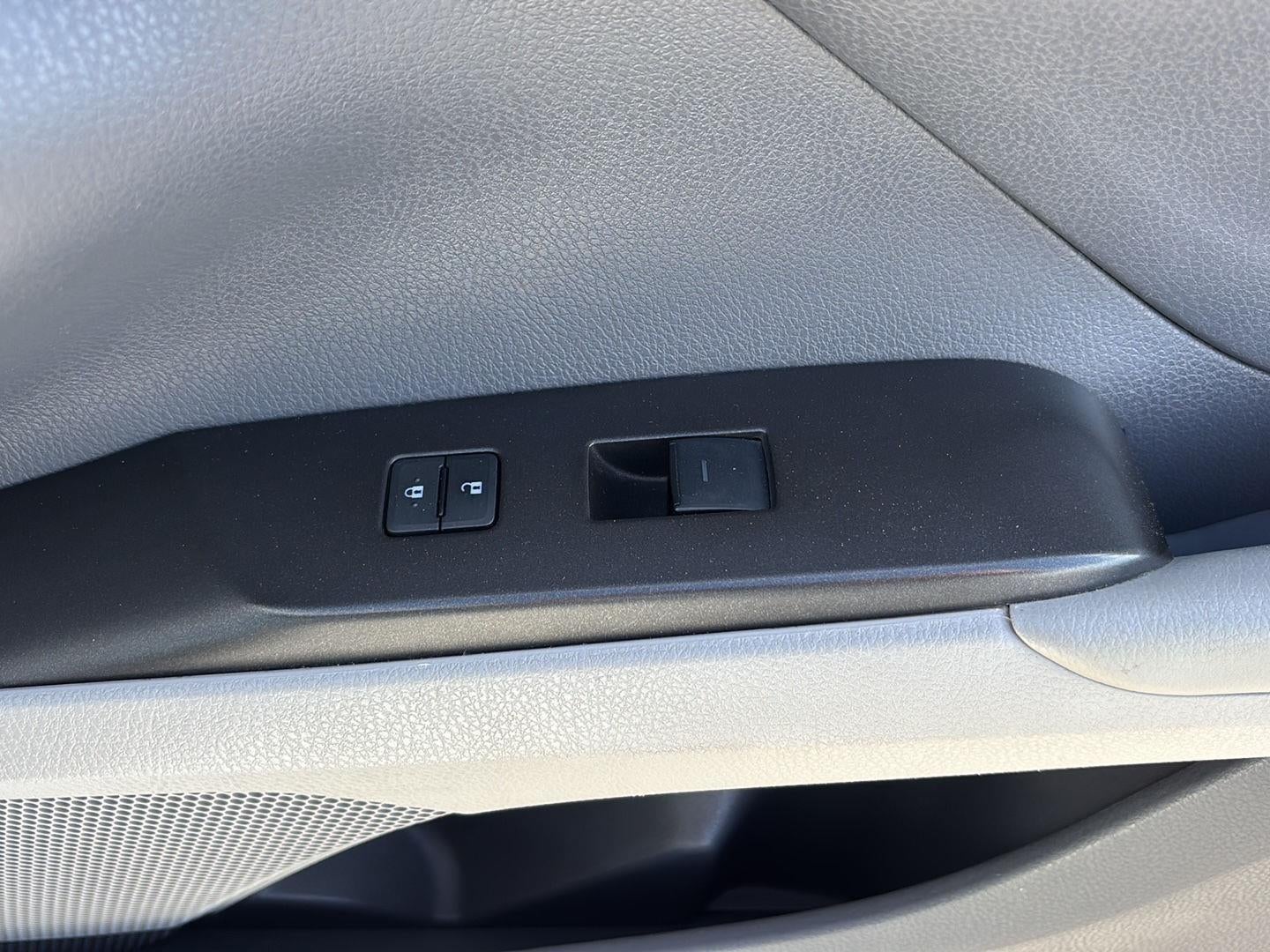 2022 Toyota Camry Hybrid LE