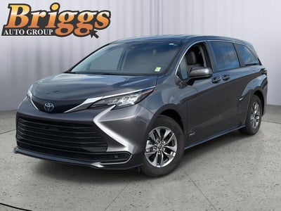 2021 Toyota Sienna LE