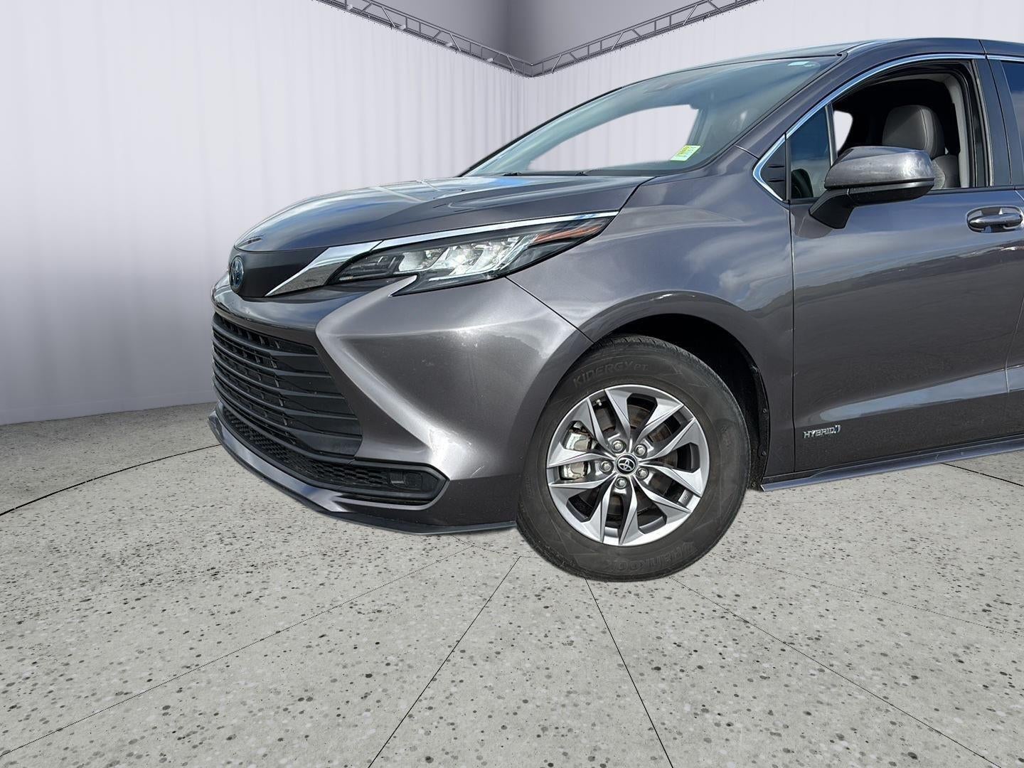 2021 Toyota Sienna LE