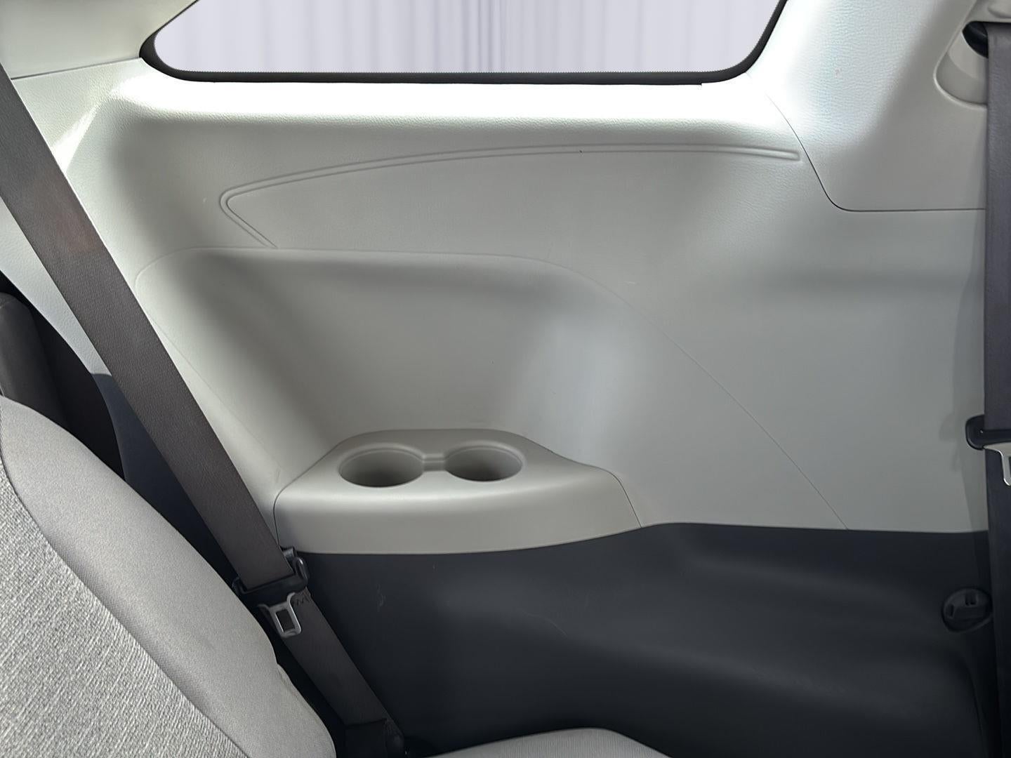 2021 Toyota Sienna LE
