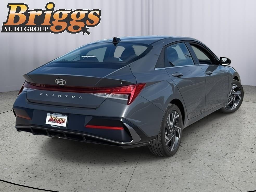 2025 Hyundai ELANTRA SEL