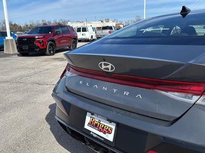 2025 Hyundai ELANTRA SEL
