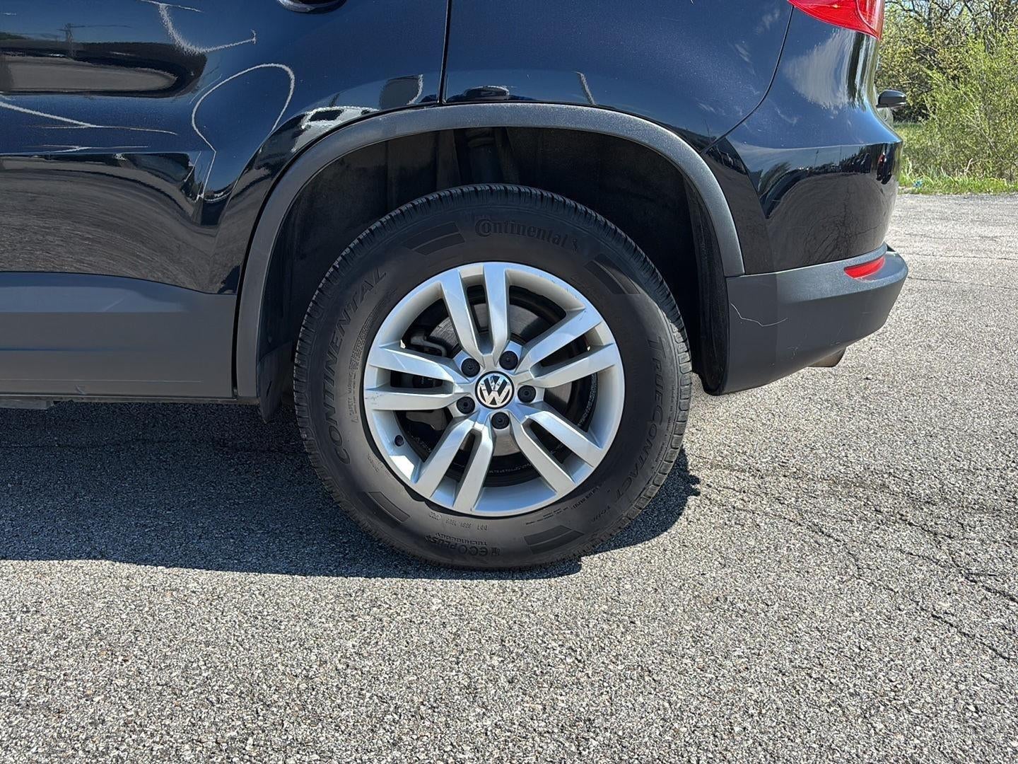 2013 Volkswagen Tiguan S w/Sunroof